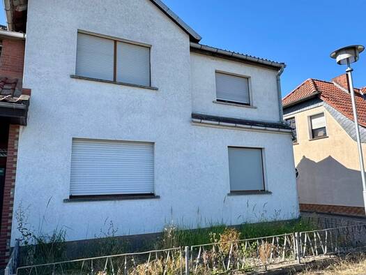 Doppelhaushälfte zum Kauf 159.000 € 5 Zimmer 136 m² 330 m² Grundstück Klötze Klötze 38486