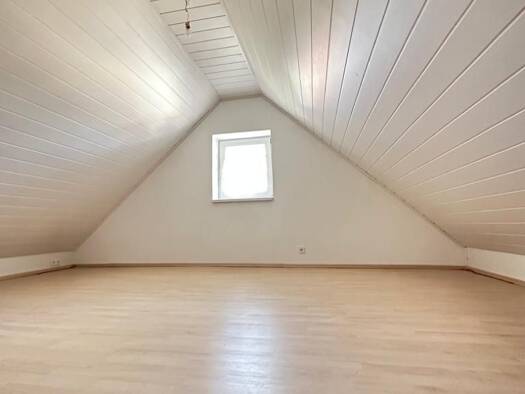 Wohnung zur Miete 1.300 € 6 Zimmer 130 m² Geschoss 3/4 frei ab sofort Niederaichbach 84100