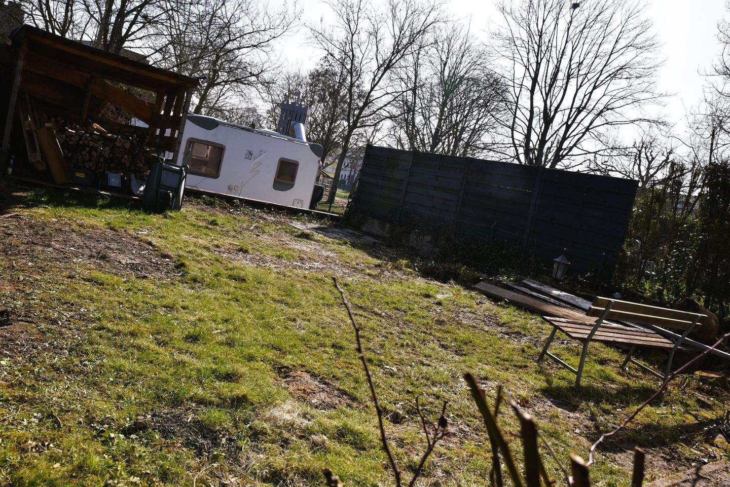 Immobilie in Rheinstetten - Idylle im Wohngebiet: Zweifamilienhaus mit Garten für Mehrgenerationen - Bild 2