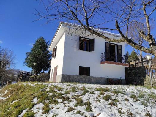 Einfamilienhaus zum Kauf 110.000 € 2 Zimmer 83 m² frei ab sofort Piampaludo 17046