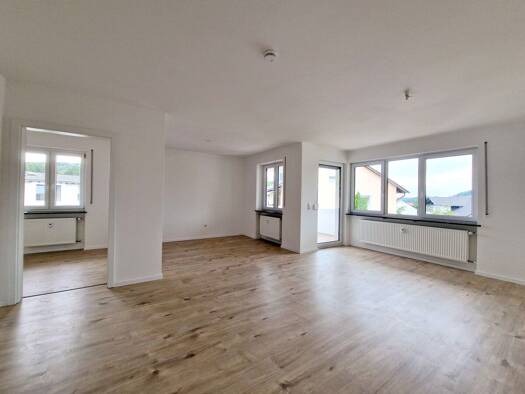 Wohnung zur Miete 930 € 3 Zimmer 88 m² Mietraching Deggendorf 94469