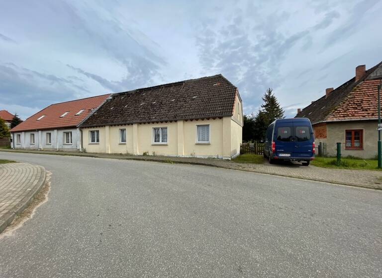 Einfamilienhaus zum Kauf 45.000 € 5 Zimmer 110 m²<br/>Wohnfläche 2.745 m²<br/>Grundstück ab sofort<br/>Verfügbarkeit Prestin Prestin 19089