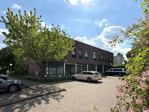 Gewerbeobjekt zum Kauf als Kapitalanlage geeignet 1.490.000 € 1.067 m² 2.455 m² Grundstück Brinkum Stuhr 28816