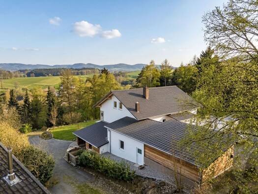 Einfamilienhaus zum Kauf 698.000 € 5 Zimmer 180 m² 6.417 m² Grundstück Kager Loitzendorf 94359