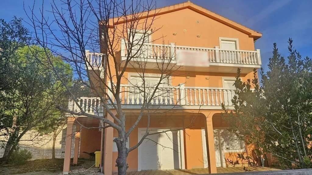 Haus zum Kauf 570.000 € 8 Zimmer 225 m² Krk Centar