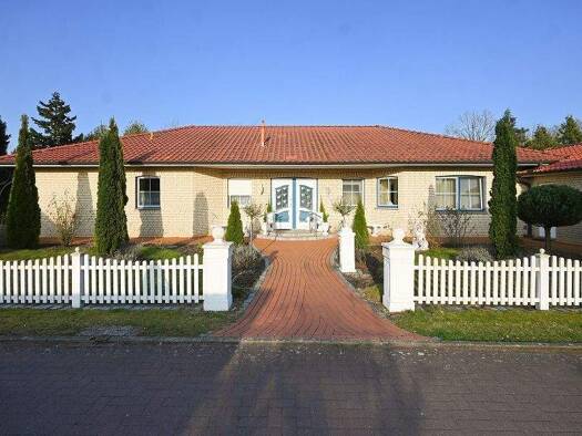 Bungalow zum Kauf 650.000 € 4 Zimmer 322 m² 2.323 m² Grundstück Barenburg Barenburg bei Sulingen 27245