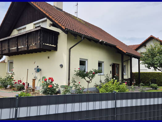 Einfamilienhaus zum Kauf 480.000 € 5,5 Zimmer 156 m² 575 m² Grundstück Jestetten Jestetten 79798