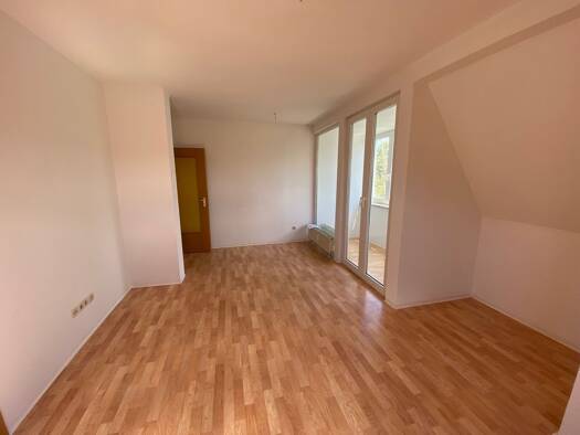Wohnung zur Miete 479 € 4 Zimmer 83 m² 3. Geschoss Florastraße 18 Hilbersdorf Hilbersdorf 09131