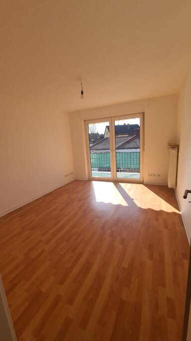 Wohnung zur Miete 1.050 € 4 Zimmer 94 m² Geschoss 1/2 Burgfarrnbach Fürth 90768