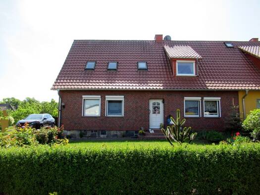 Doppelhaushälfte zum Kauf provisionsfrei 298.500 € 5 Zimmer 135 m² 1.466 m² Grundstück Alt Schwerin 17214