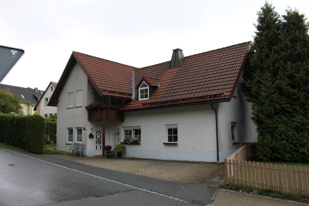 Einfamilienhaus zum Kauf provisionsfrei 199.000 € 5 Zimmer 155,2 m²<br/>Wohnfläche 432 m²<br/>Grundstück Fichtelberg Fichtelberg 95686