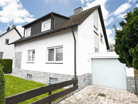 Einfamilienhaus zum Kauf 680.000 € 6 Zimmer 170 m² 325 m² Grundstück Frankfurt am Main 60437