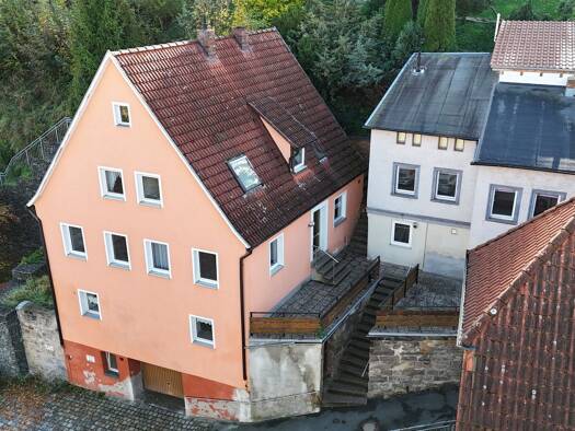 Einfamilienhaus zum Kauf 330.000 € 7 Zimmer 194,3 m² 211 m² Grundstück Kulmbach Kulmbach 95326