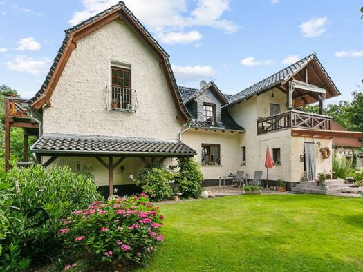 Mehrfamilienhaus zum Kauf 9 Zimmer 286 m² 10.726 m² Grundstück Bindow Heidesee 15754