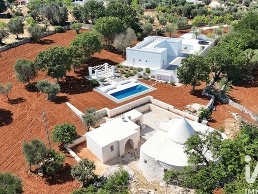 Villa zum Kauf 1.600.000 € 11 Zimmer 215 m² 11.000 m² Grundstück Località Lamatroccola Ostuni 72017