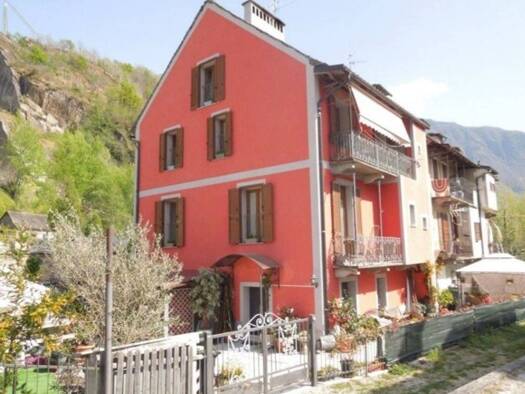 Einfamilienhaus zum Kauf 225.000 € 10 Zimmer 230 m² 200 m² Grundstück Trontano 28030