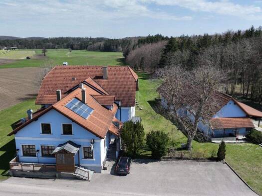 Haus zum Kauf 790.000 € 24.724 m² Grundstück Gföhl 3542