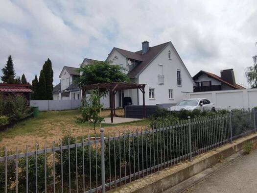 Reihenhaus zum Kauf provisionsfrei 550.000 € 4,5 Zimmer 121 m² 400 m² Grundstück frei ab 01.09.2026 Großmehring Großmehring 85098