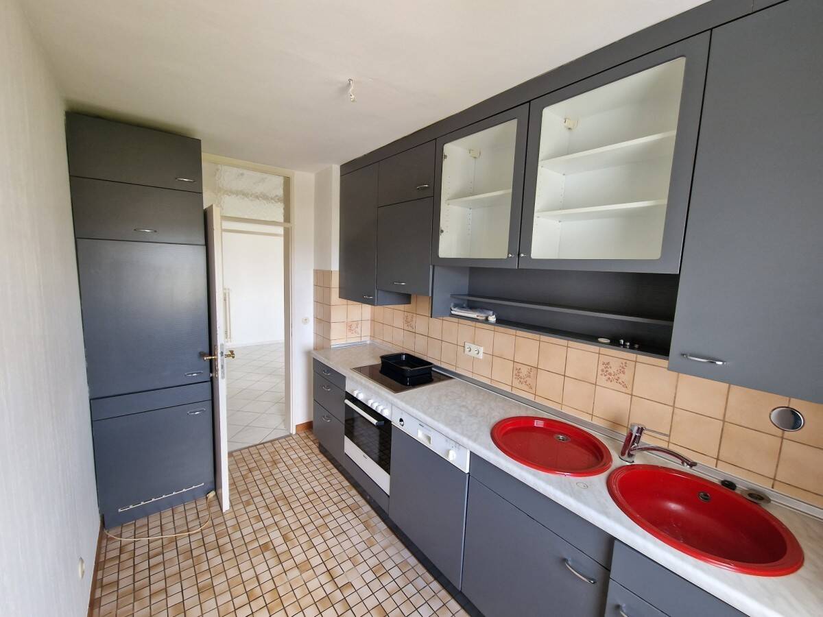 Immobilie in Dreieich - Grosszügige 3-Zi.- Wohnung mit Loggia und Traumblick über Götzenhain - Bild 3