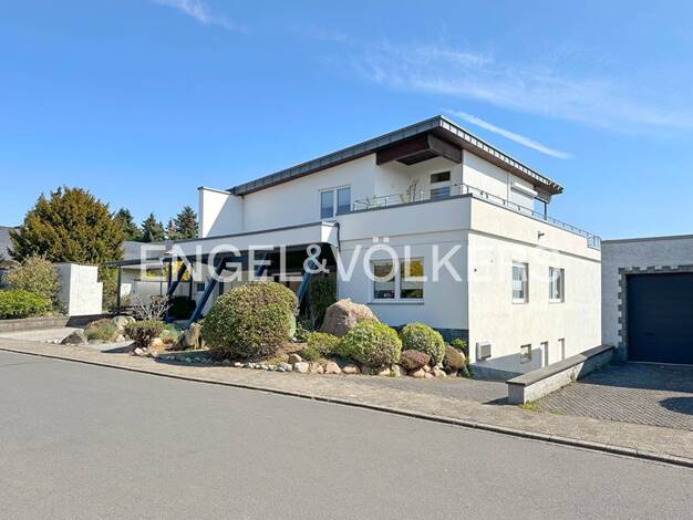 Haus zum Kauf 565.000 € 8 Zimmer 338 m² 908 m² Grundstück Bell 56745