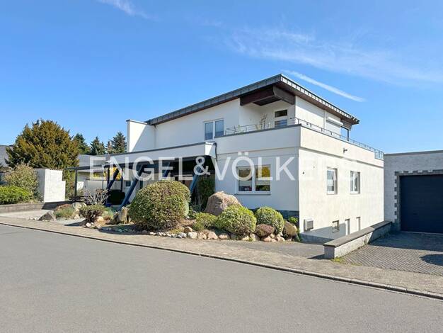 Haus zum Kauf 565.000 € 8 Zimmer 338 m² 908 m² Grundstück Bell 56745