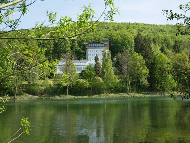 Hotel zum Kauf 1.950.000 € 43 Zimmer 104 Betten Reifenstein Kleinbartloff / Reifenstein 37355