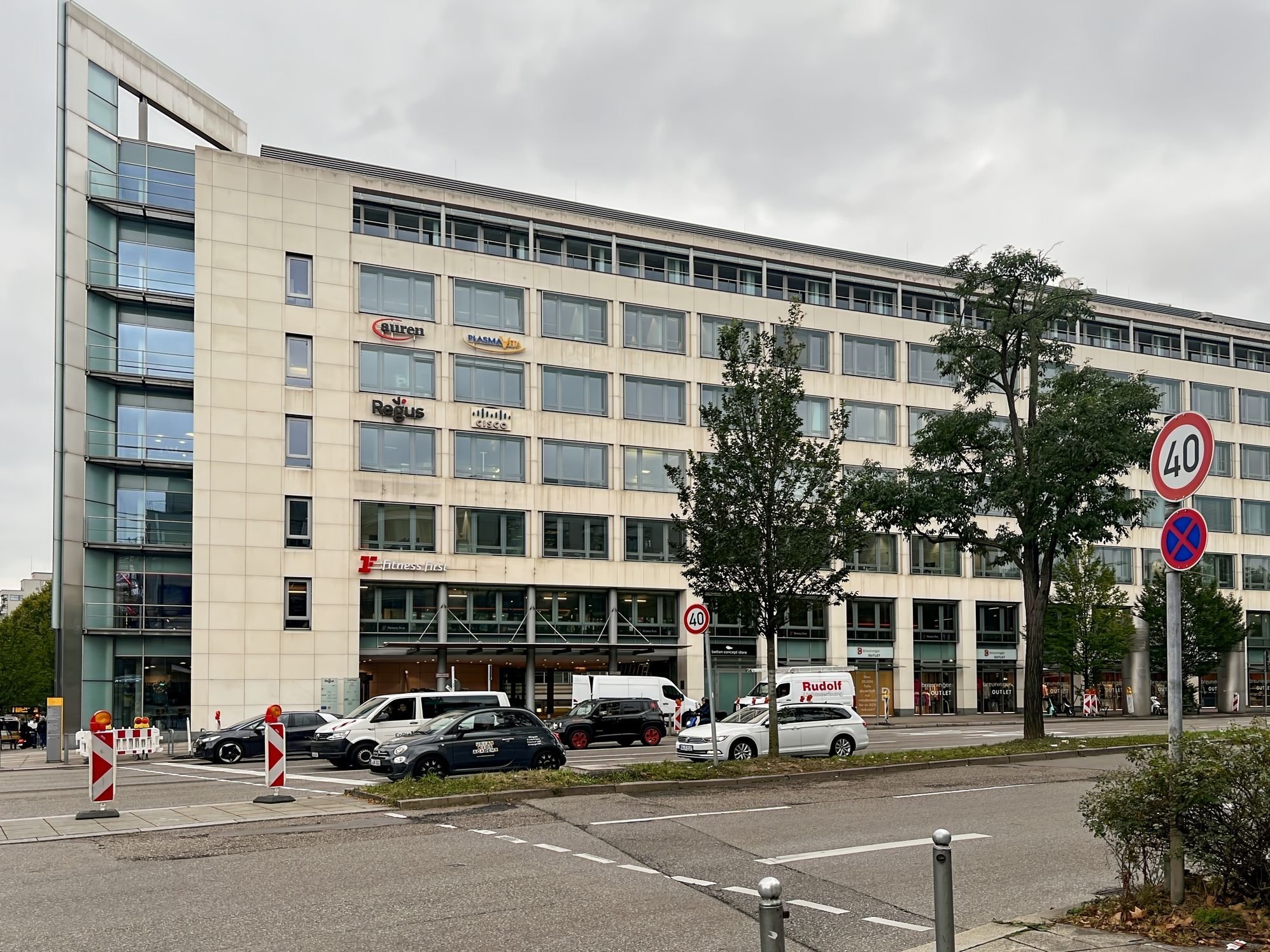 Bürofläche zur Miete provisionsfrei 50 m²<br/>Bürofläche von 8 m² bis 50 m²<br/>Teilbarkeit Rotebuehlplatz 23 Rathaus Stuttgart 70178