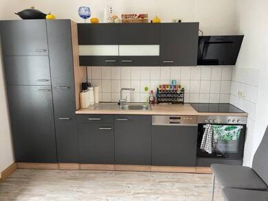 Wohnung zur Miete 540 € 3 Zimmer 98 m² Dachgeschoss frei ab 01.06.2025 Dr.-Wilhelm-Külz-Straße 8 Pößneck,Stadt Pößneck 07381