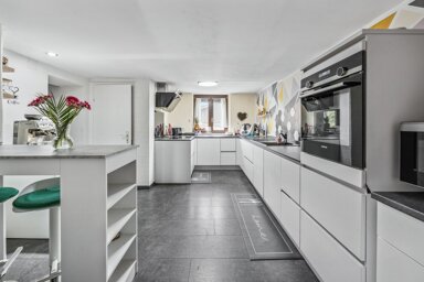 Reihenmittelhaus zum Kauf 325.000 € 8 Zimmer 255 m² 150 m² Grundstück Sugenheim Sugenheim 91484