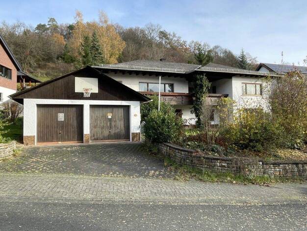 Mehrfamilienhaus zum Kauf 339.000 € 8 Zimmer 210 m² 1.186 m² Grundstück Eibach Dillenburg / Eibach 35689