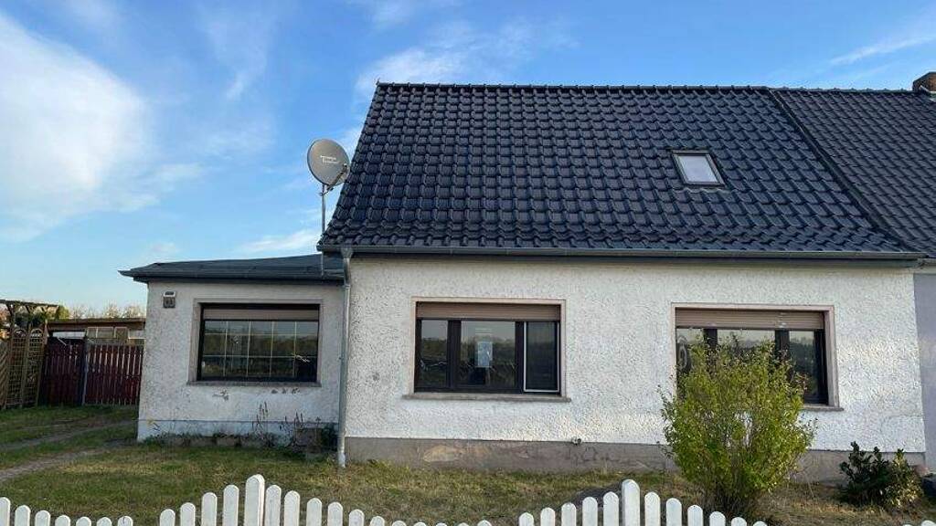 Doppelhaushälfte zum Kauf 170.000 € 5 Zimmer 140 m² 911 m² Grundstück Perleberg 19348