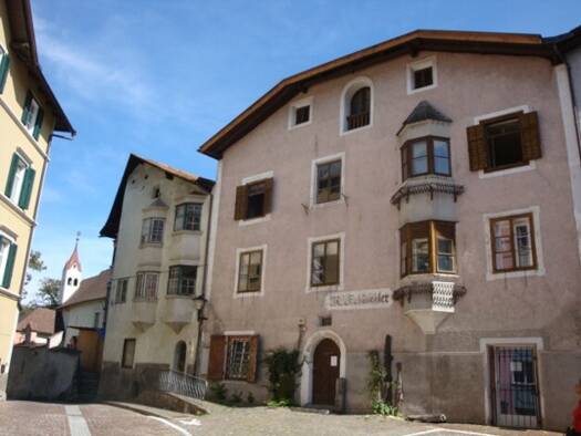 Einfamilienhaus zum Kauf 650.000 € 3 Zimmer 250 m² 130 m² Grundstück Klausen 39043