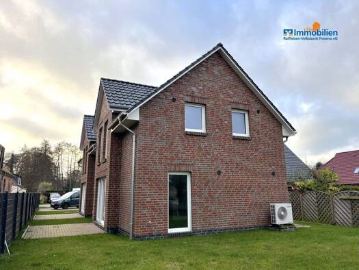 Doppelhaushälfte zum Kauf - Erstbezug 345.000 € 3 Zimmer 89 m² 602 m² Grundstück Norden 26506