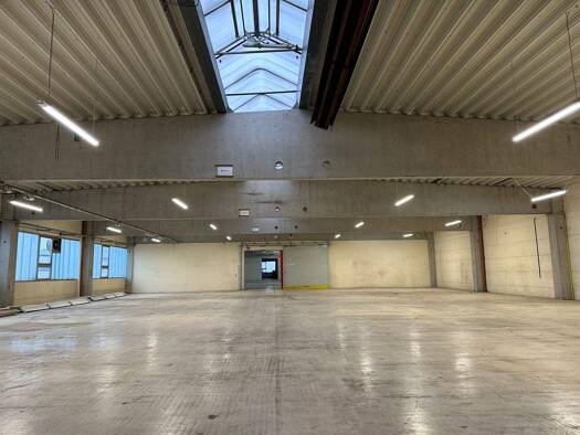 Lagerhalle zur Miete 4,50 € 1.400 m² Lagerfläche teilbar ab 120 m² Industriestraße 30 Weißenburg Weißenburg i. Bay. 91781