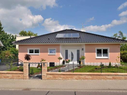 Bungalow zum Kauf provisionsfrei 383.883 € 4 Zimmer 133 m² 612 m² Grundstück Großpötzschau 12 Pötzschau Rötha 04571