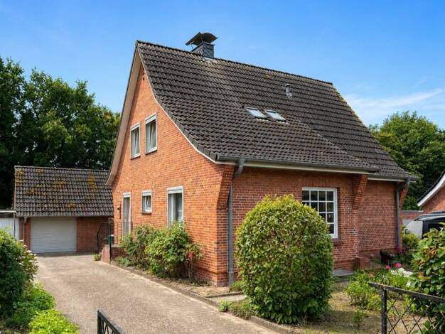 Einfamilienhaus zum Kauf 239.000 € 4 Zimmer 96,3 m² 812 m² Grundstück Kellinghusen 25548