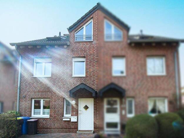 Reihenmittelhaus zum Kauf 549.000 € 6 Zimmer 141 m² 203 m² Grundstück frei ab 01.08.2026 Stadionviertel Neuss 41464