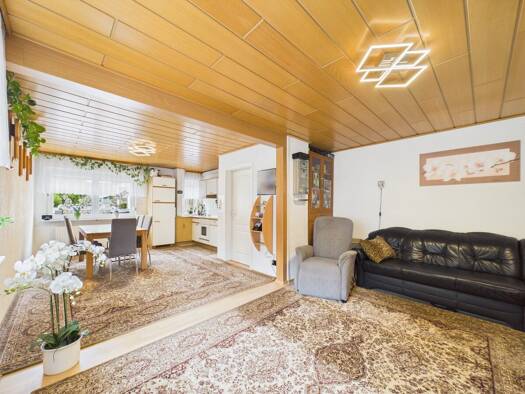 Einfamilienhaus zum Kauf 325.000 € 7 Zimmer 175 m² 389 m² Grundstück Aistaig Oberndorf am Neckar 78727