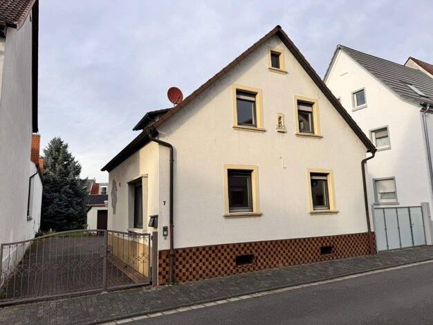 Einfamilienhaus zum Kauf provisionsfrei 420.000 € 7 Zimmer 128 m² 442 m² Grundstück Kleinostheim 63801