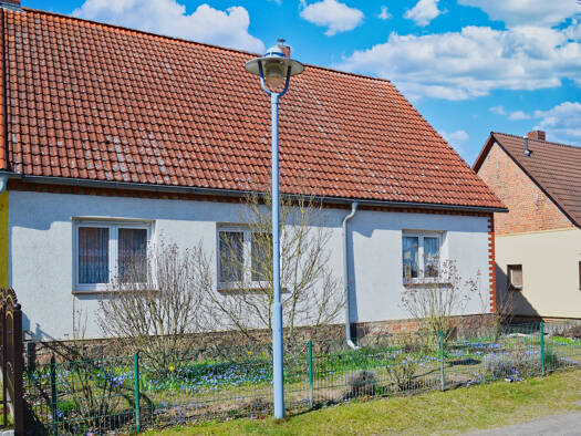 Einfamilienhaus zum Kauf 182.000 € 4 Zimmer 109 m² 2.747 m² Grundstück Marienfeld Müncheberg 15374