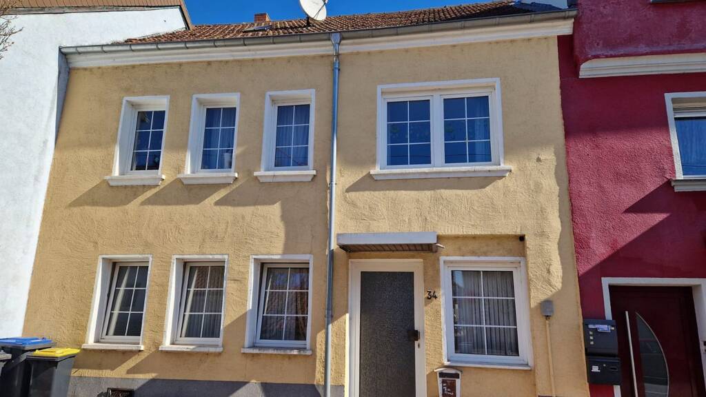 Einfamilienhaus zum Kauf 145.000 € 7 Zimmer 192 m² 400 m² Grundstück Saarwellingen 66793