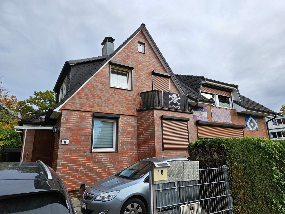 Mehrfamilienhaus zum Kauf 749.500 € 9 Zimmer 226 m²<br/>Wohnfläche 500 m²<br/>Grundstück Rahlstedt Hamburg Rahlstedt 22147