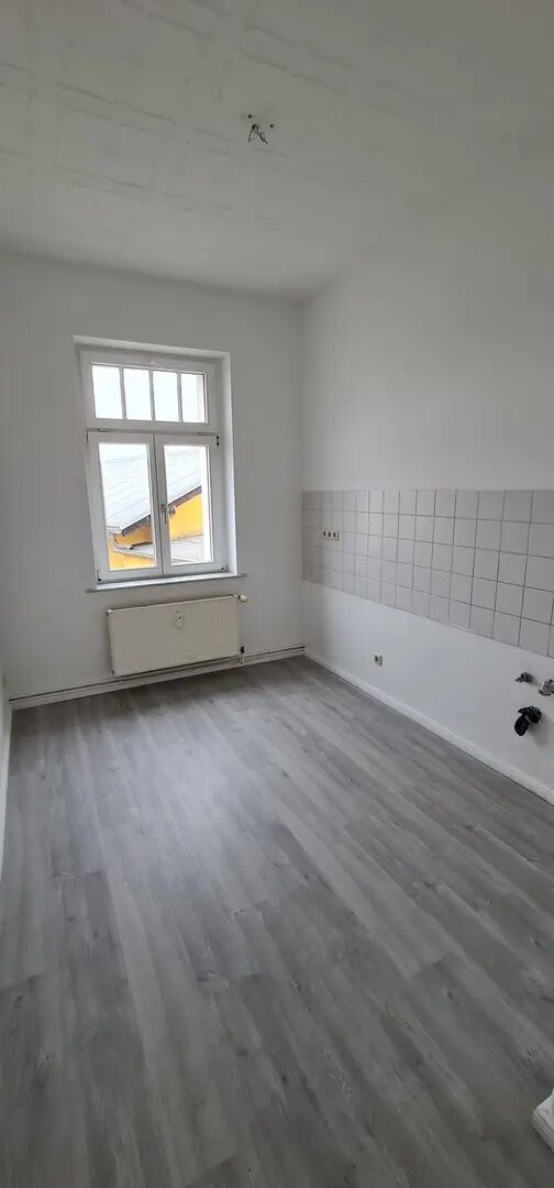 Wohnung zur Miete 700 € 4 Zimmer 92 m²<br/>Wohnfläche ab sofort<br/>Verfügbarkeit Feldstraße Nauen Nauen 14641