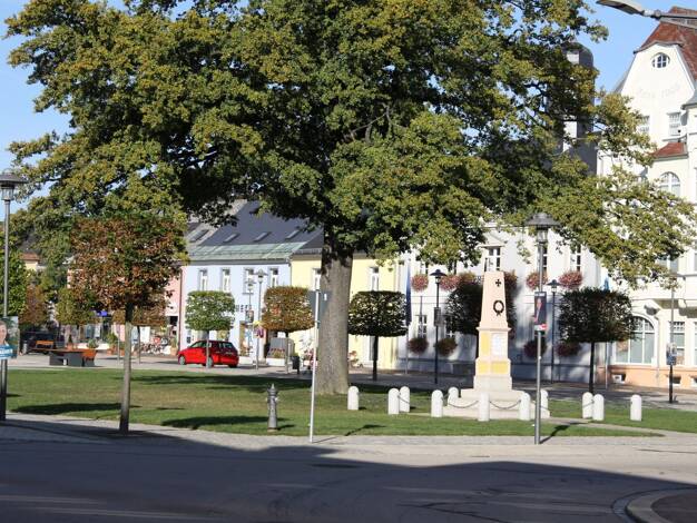 Wohnung zur Miete 1.100 € 4 Zimmer 91,4 m² 2. Geschoss Rehau 95111