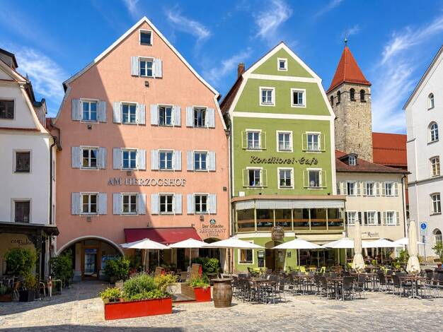Stadthaus zum Kauf 980.000 € 18 Zimmer 713 m² 233 m² Grundstück Innenstadt Regensburg 93047