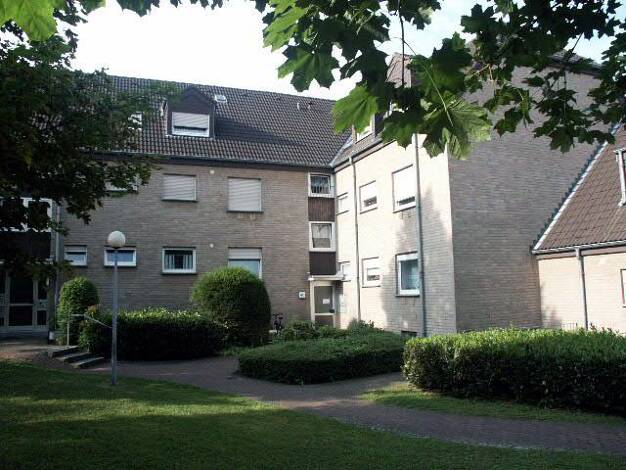 Wohnung zur Miete nur mit Wohnberechtigungsschein 300 € 3,5 Zimmer 67,4 m² Dachgeschoss, 3. Geschoss frei ab 01.09.2025 Südberg 61 Östliche Stadtmitte Ahlen 59229