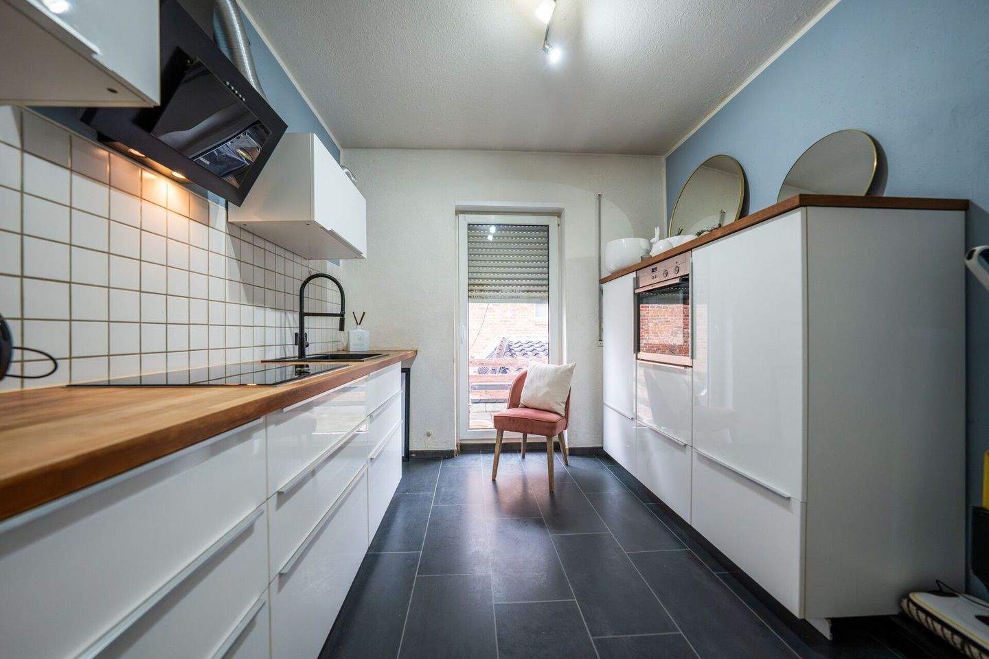 Immobilie in Wegberg - Investment-Highlight in Bestlage - Voll vermietetes MFH mit 4 Wohneinheiten - Bild 1