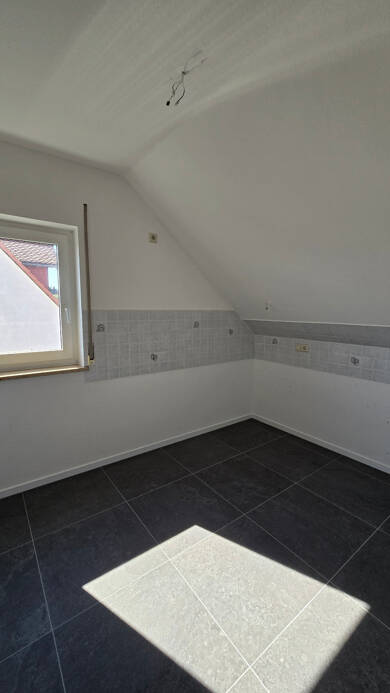 Wohnung zur Miete 494 € 3 Zimmer 76 m² Dachgeschoss, 3. Geschoss frei ab sofort Radeburger Straße 4a Meißen Meißen 01662