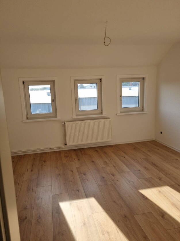 Wohnung zur Miete 475 € 3 Zimmer 50 m² Dachgeschoss, 3. Geschoss Industriestr. 2 Industriegebiet Helmstedt 38350