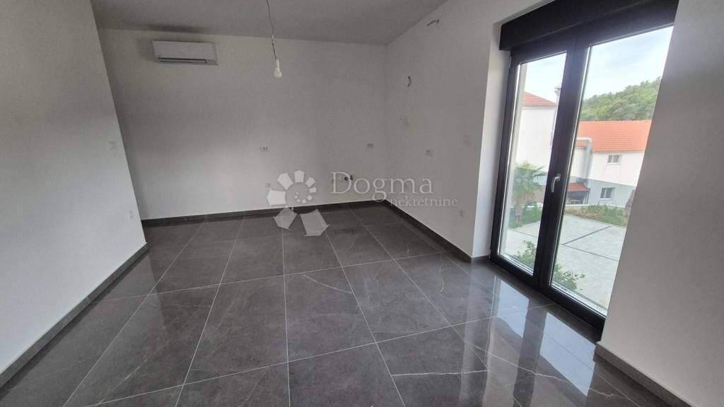 Wohnung zum Kauf 280.000 € 2 Zimmer 61 m² 1. Geschoss Tribunj